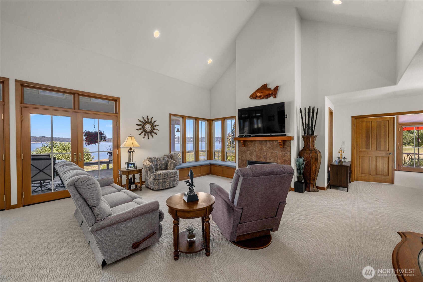 110 E Smith Cove Way