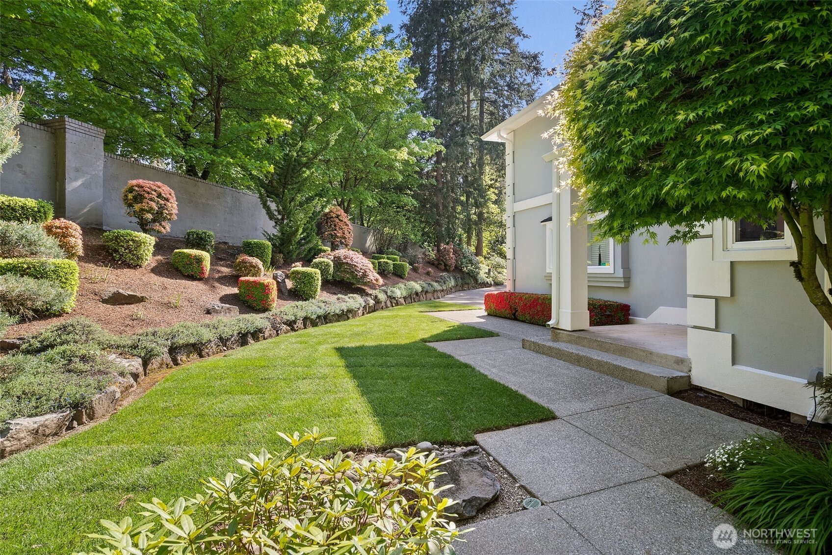 11202 Greystone Drive SW