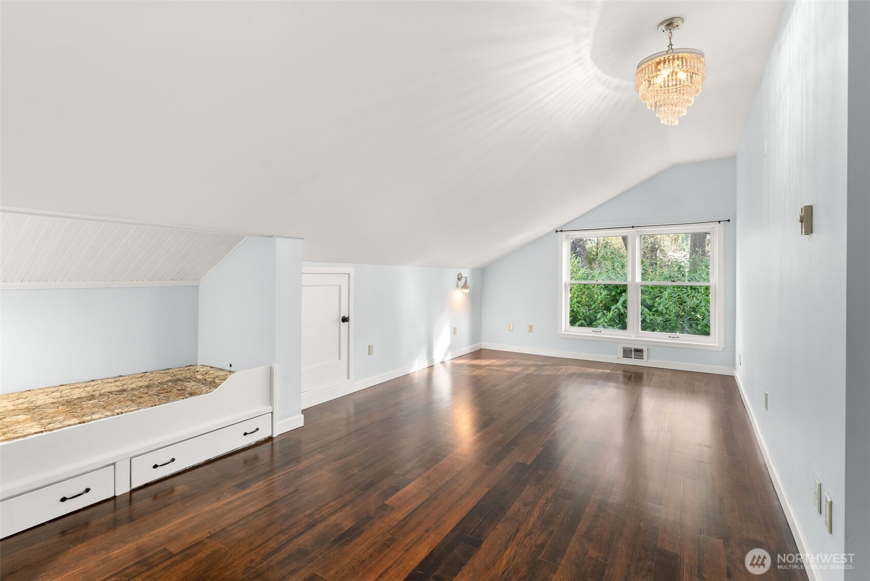 9144 Edgewater Drive SW