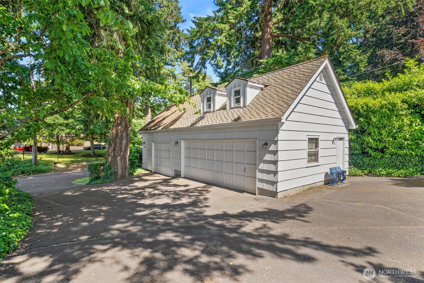 9144 Edgewater Drive SW