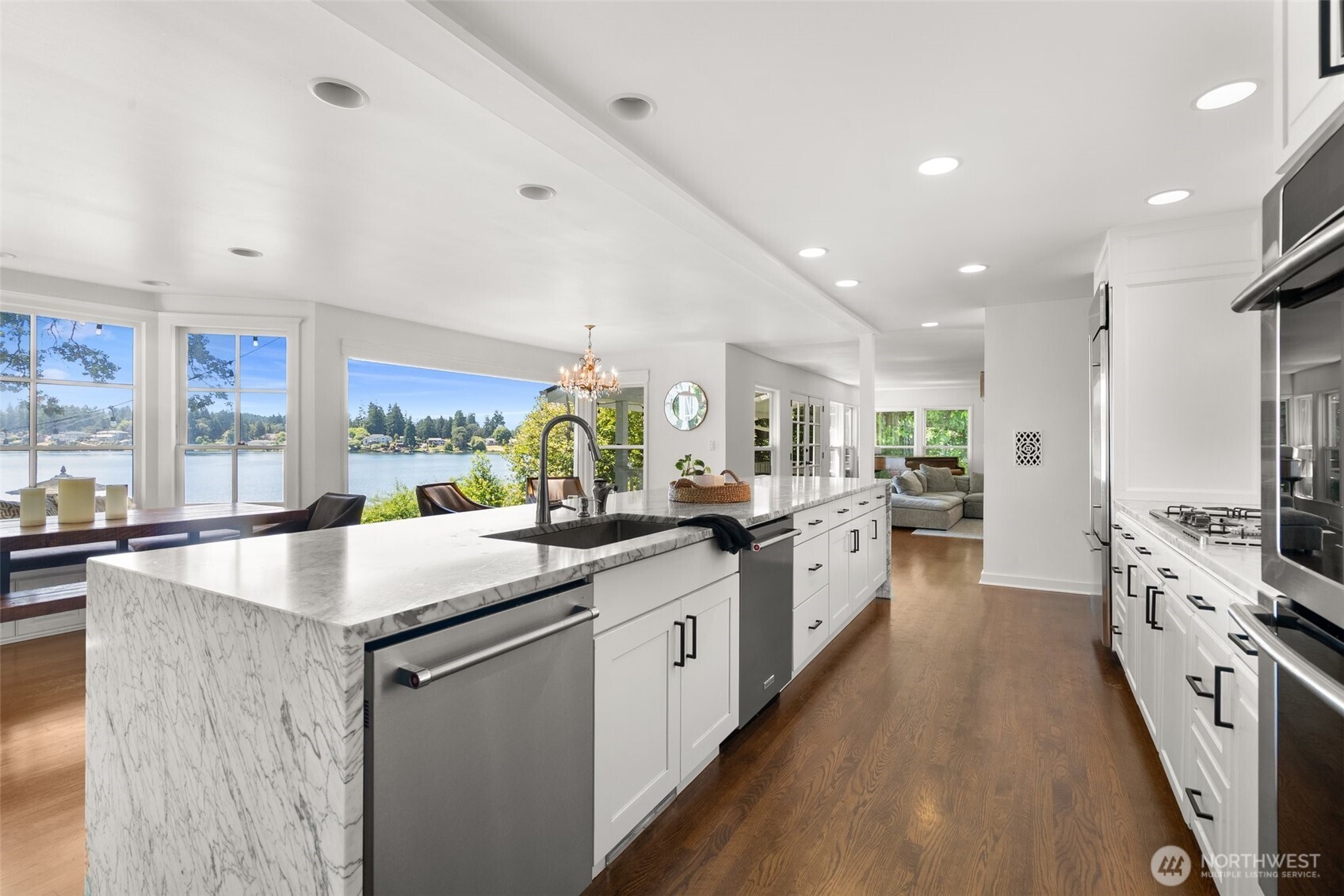 9144 Edgewater Drive SW