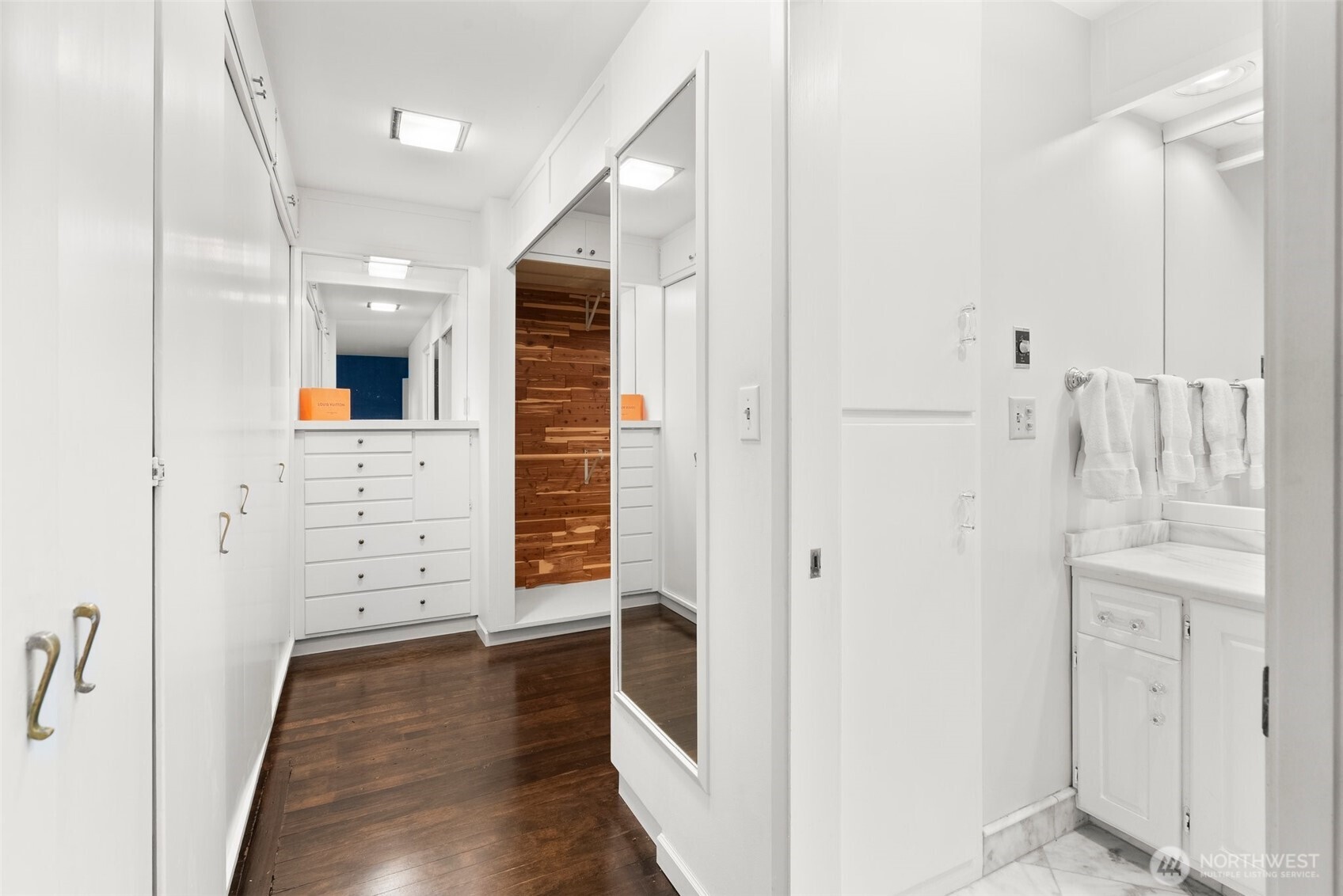 9144 Edgewater Drive SW