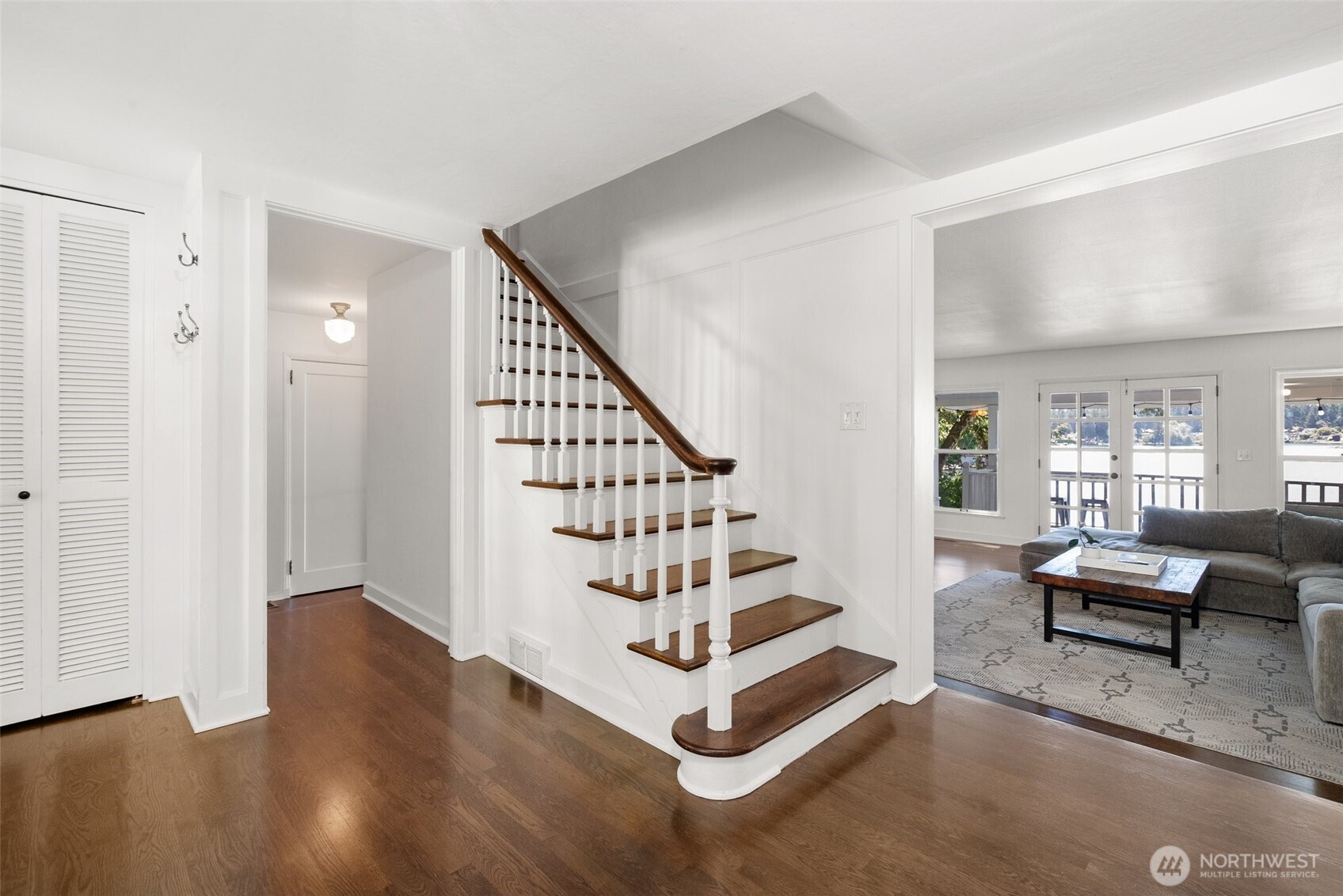 9144 Edgewater Drive SW