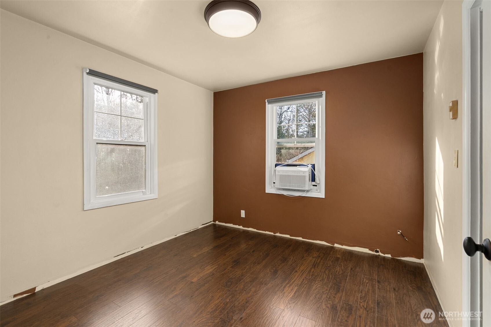 370 SE Whitecap Alley