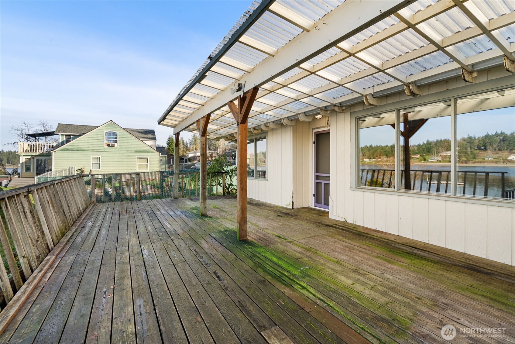 370 SE Whitecap Alley