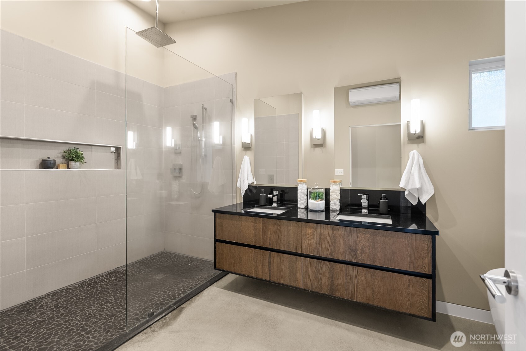 8412 Goodman Drive NW