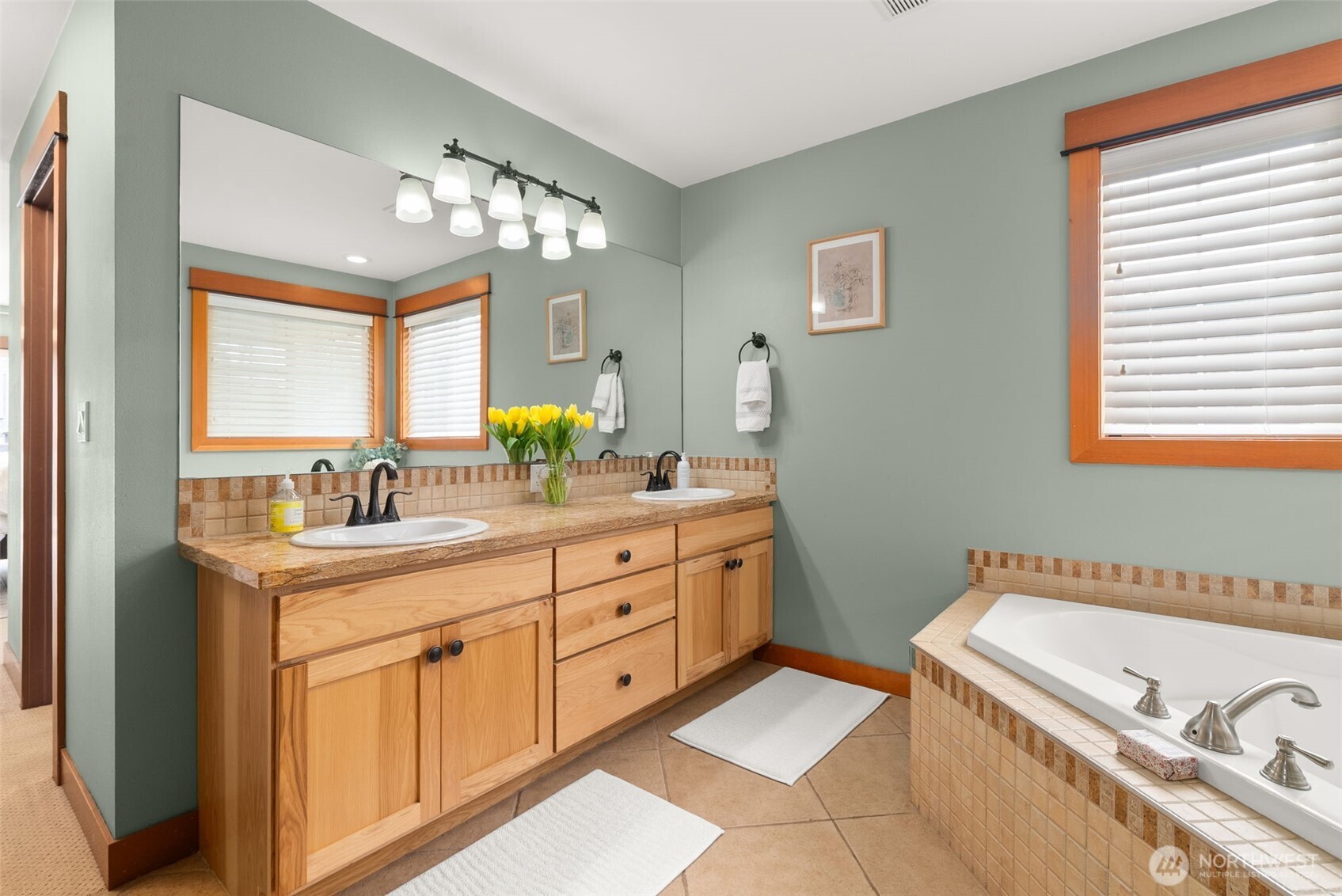 3157 Grandview Drive W