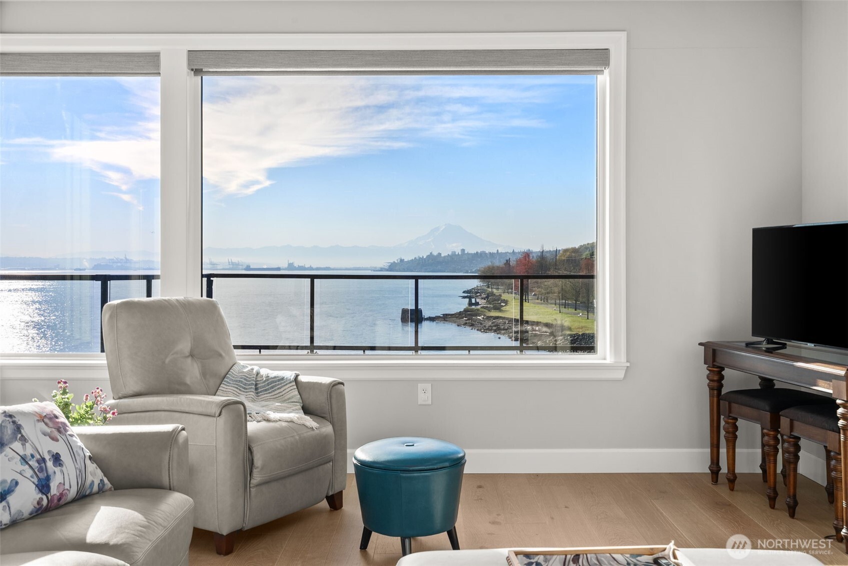 4907 Main Street Unit: 415