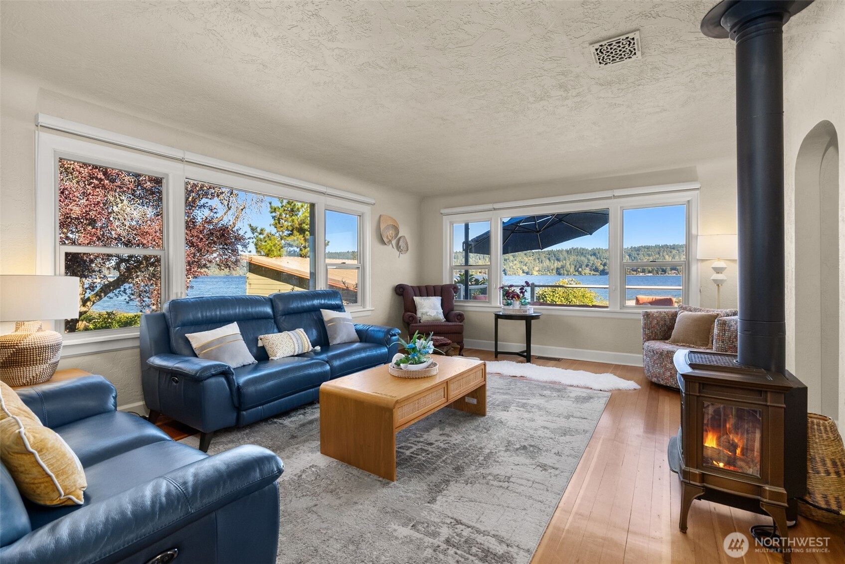 5208 Illahee Road NE