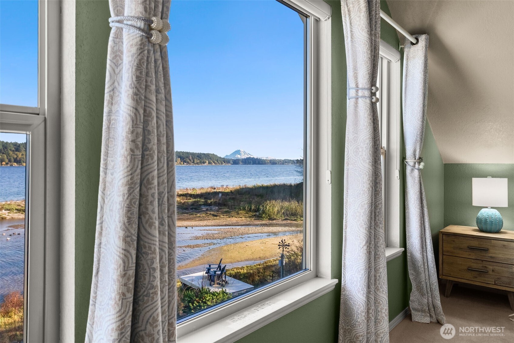 5208 Illahee Road NE