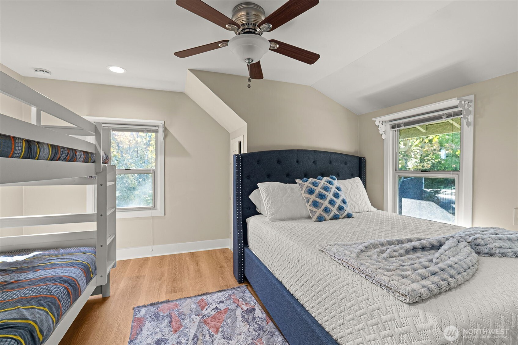 5208 Illahee Road NE