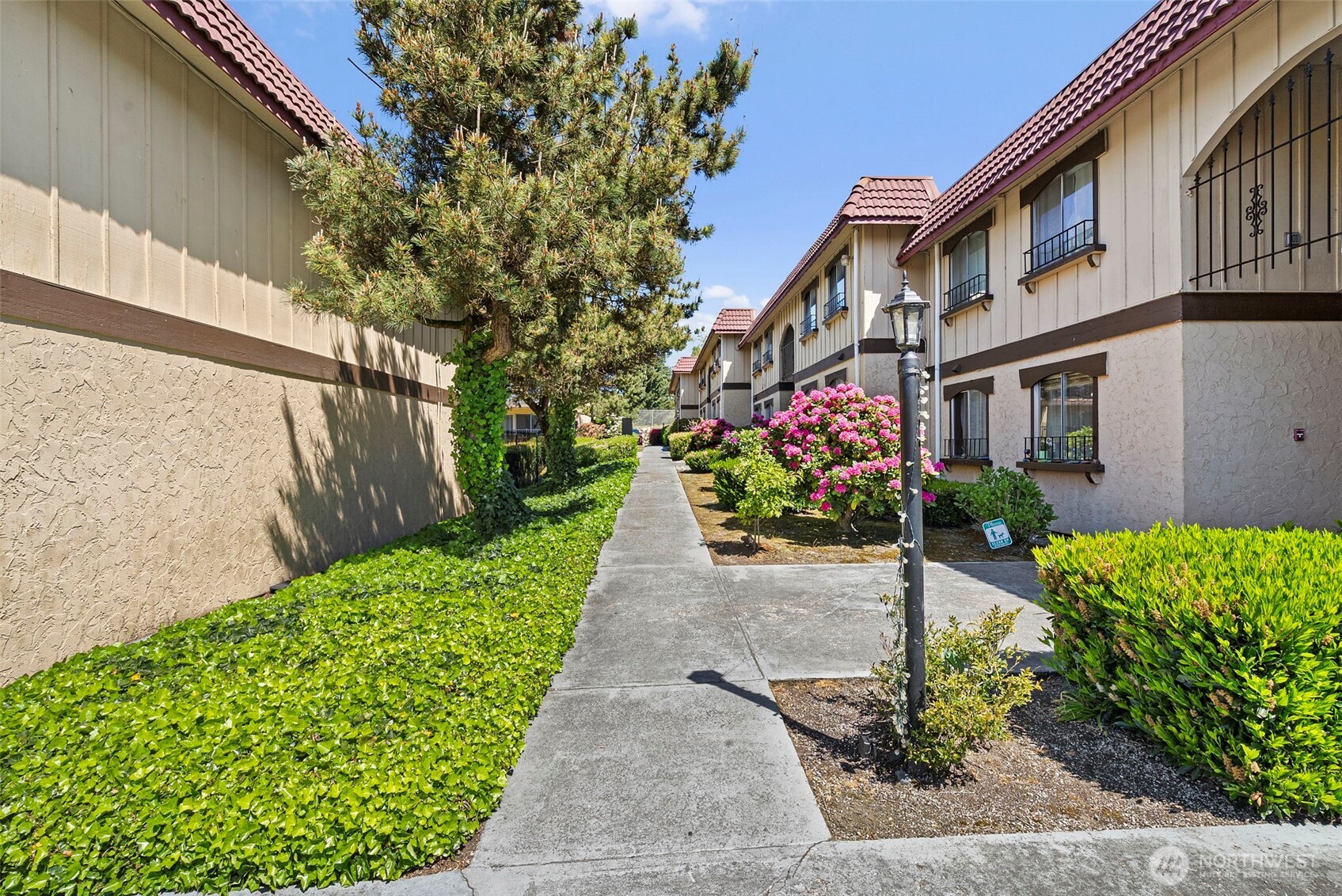 1003 S Pearl Street Unit: B15