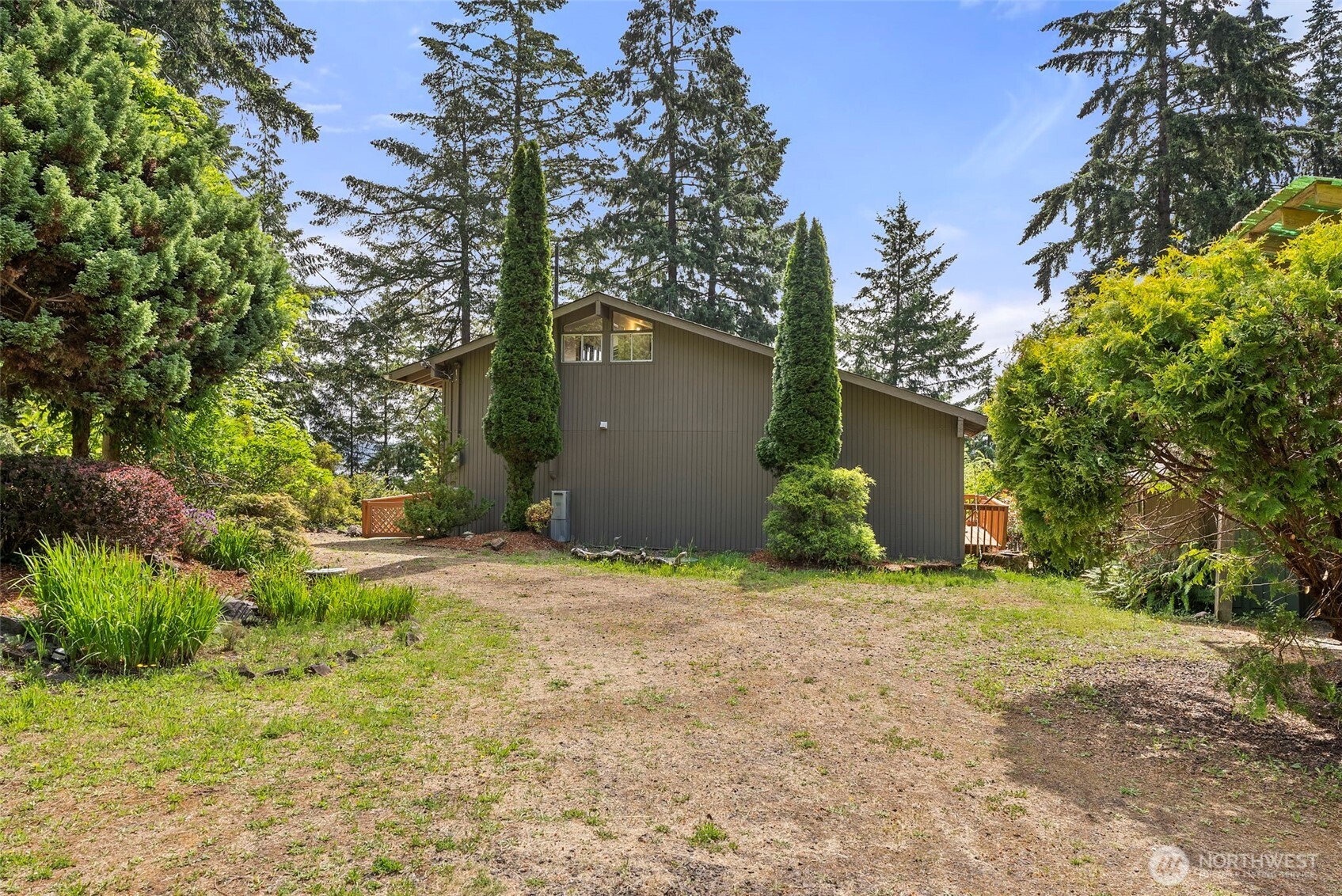 120 E Dana Drive