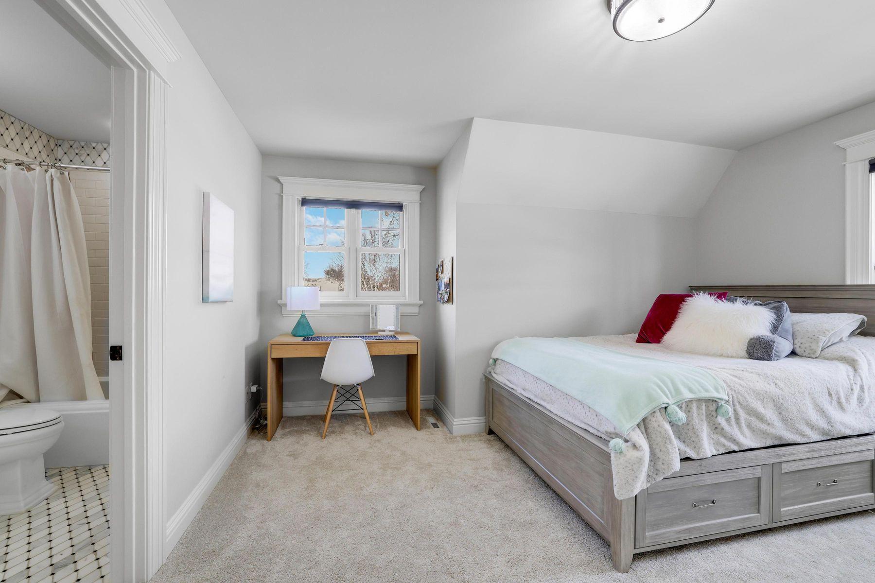 5500 Halifax Lane
