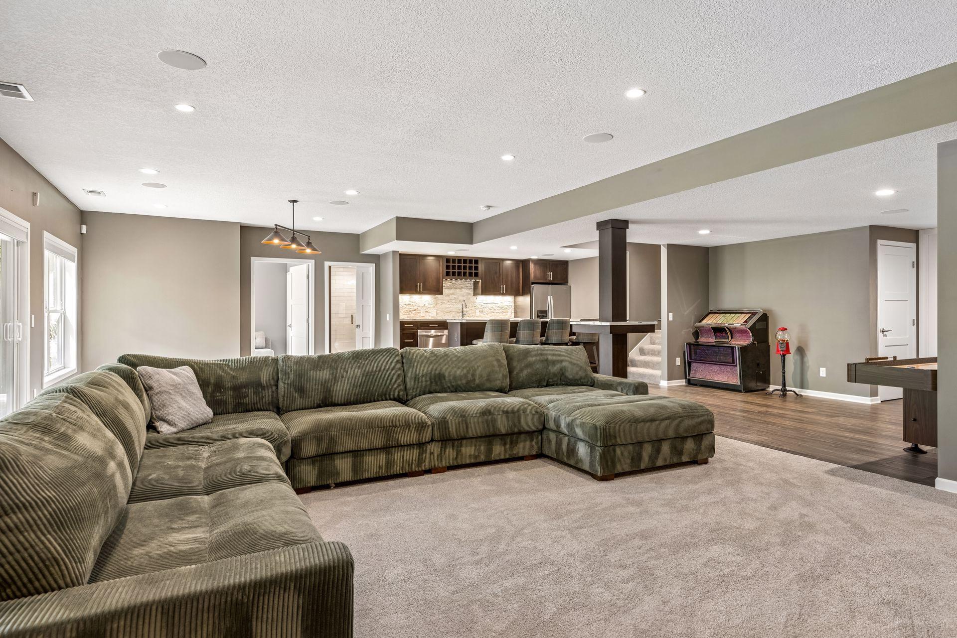 5545 Garland Lane N
