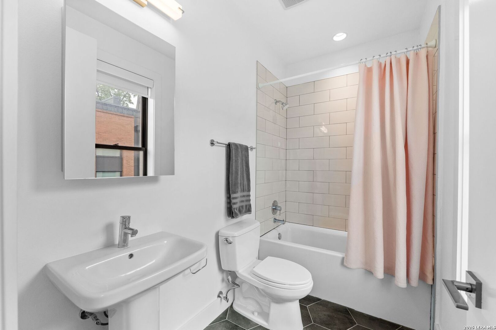 318 W Grayson Street 404
