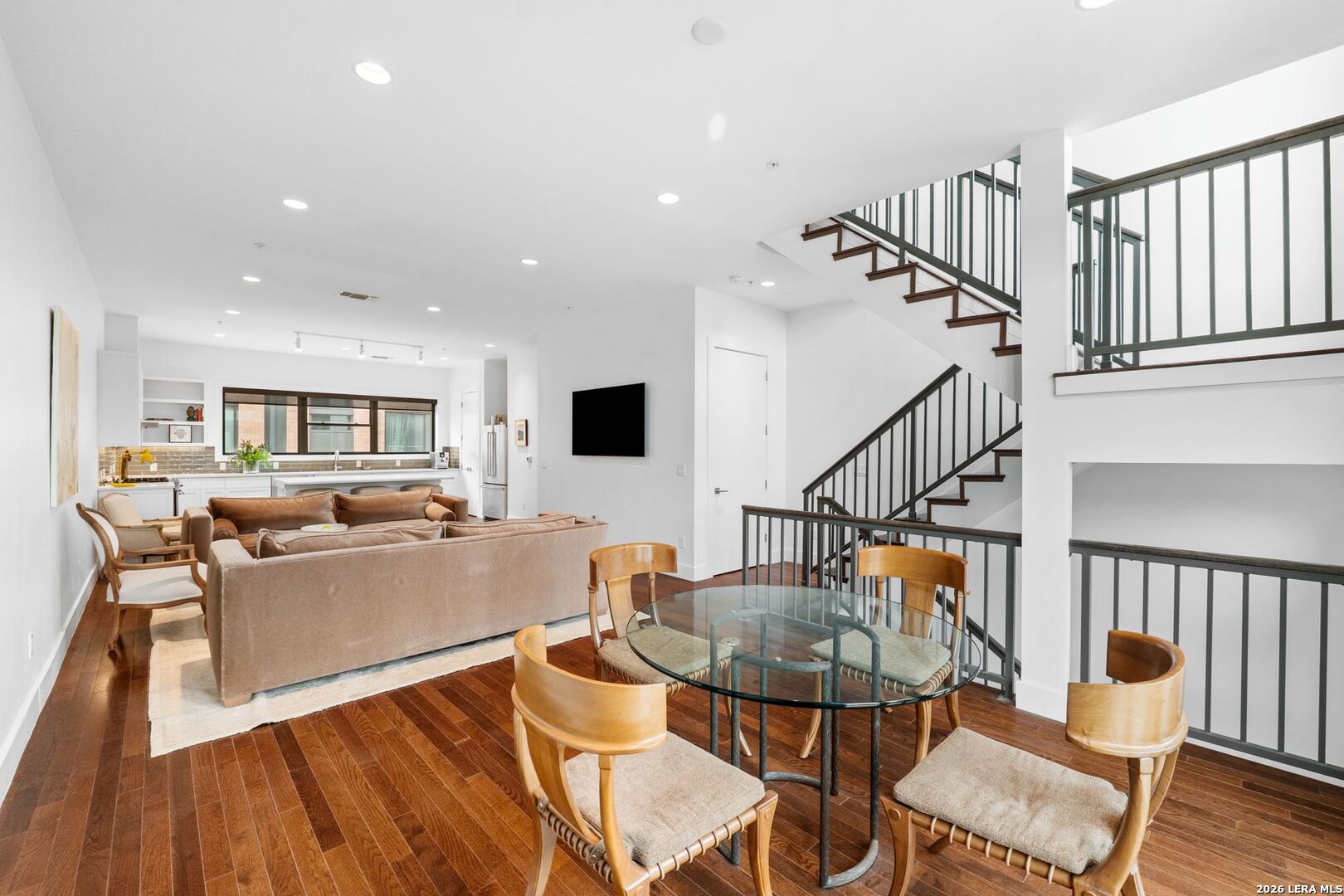 318 W Grayson Street 404