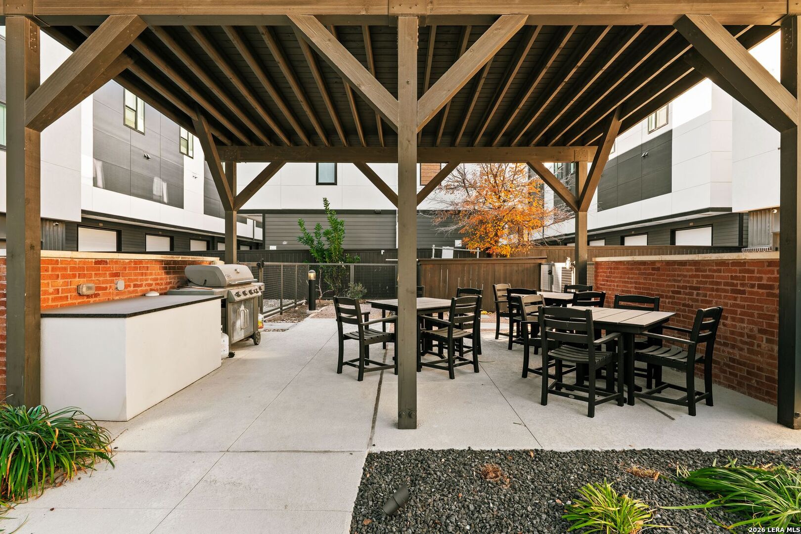 318 W Grayson Street 404