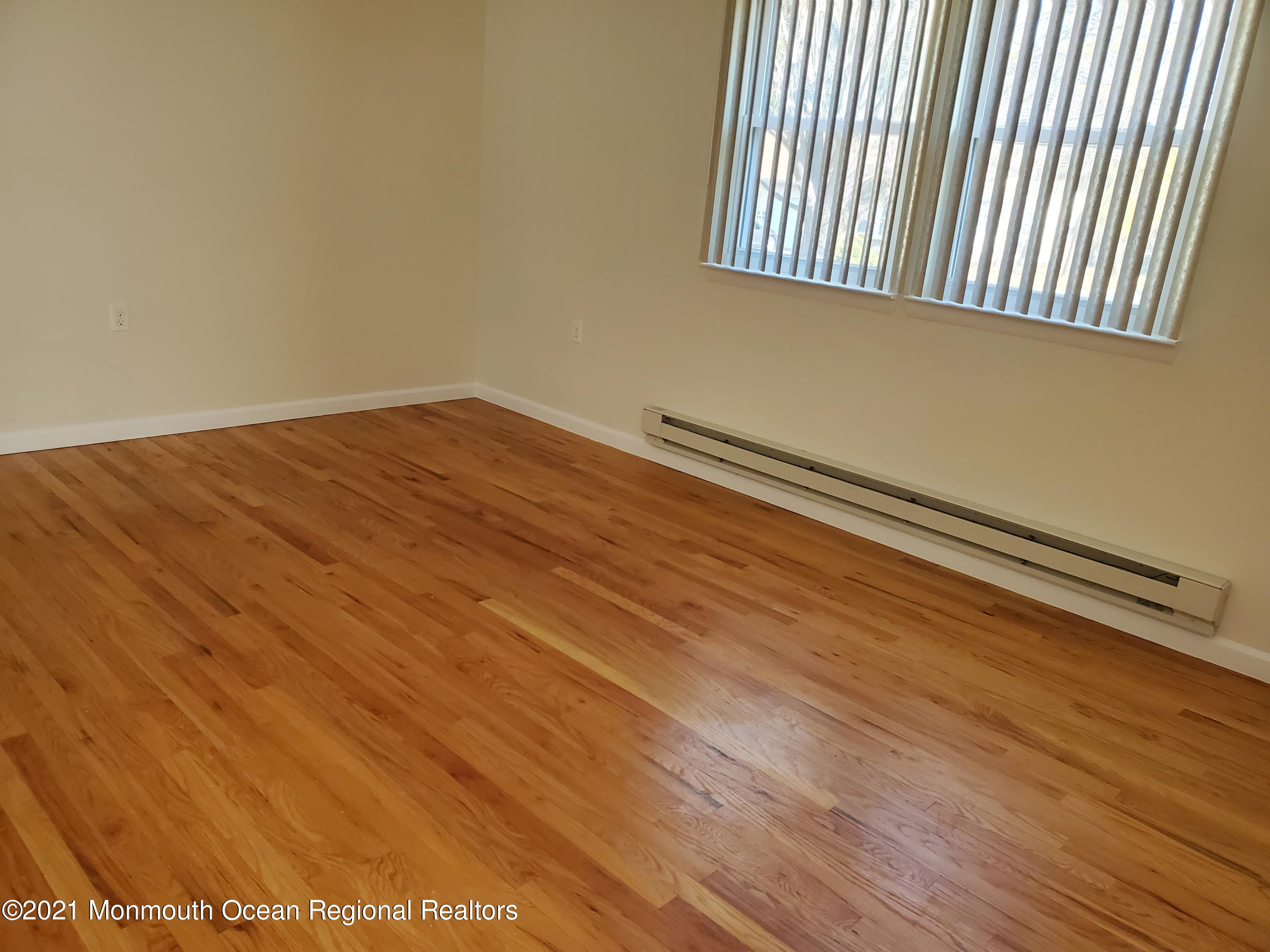 10 Maplewood Drive, A