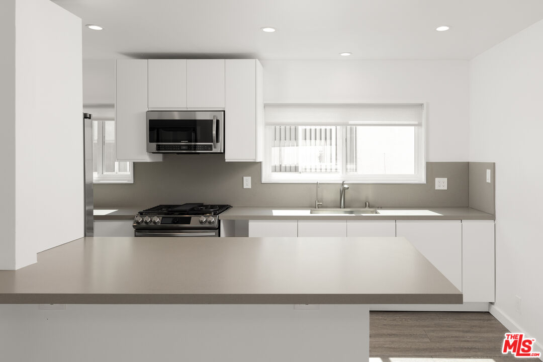 34 18th Ave Unit: 3