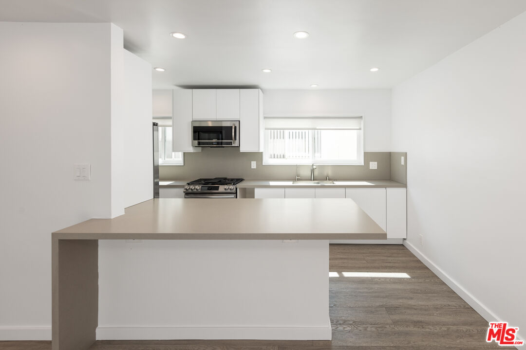 34 18th Ave Unit: 3
