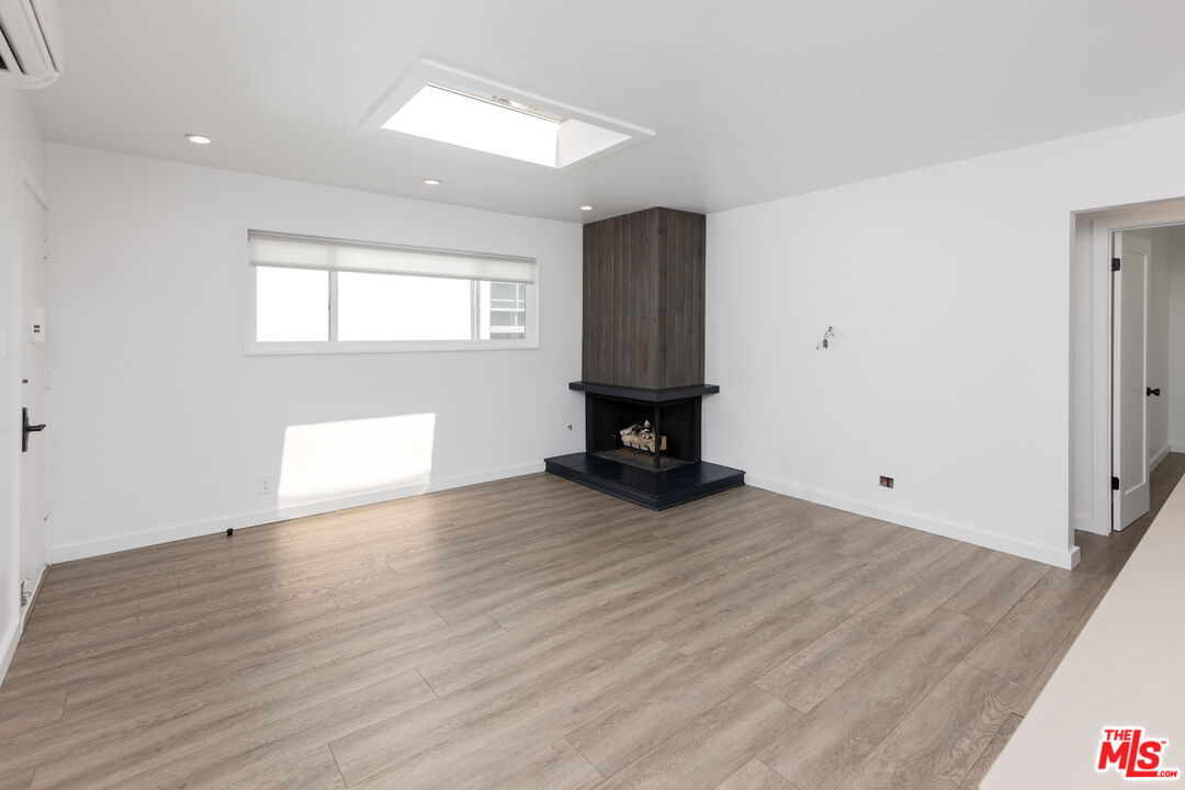 34 18th Ave Unit: 3