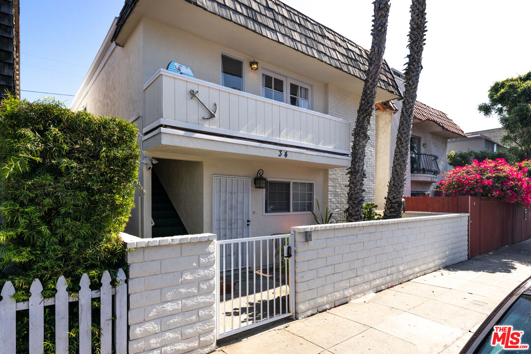 34 18th Ave Unit: 3
