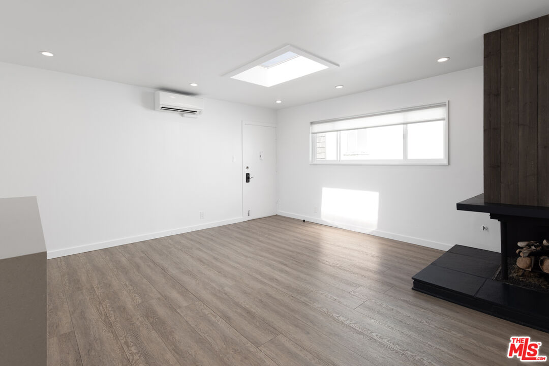 34 18th Ave Unit: 3