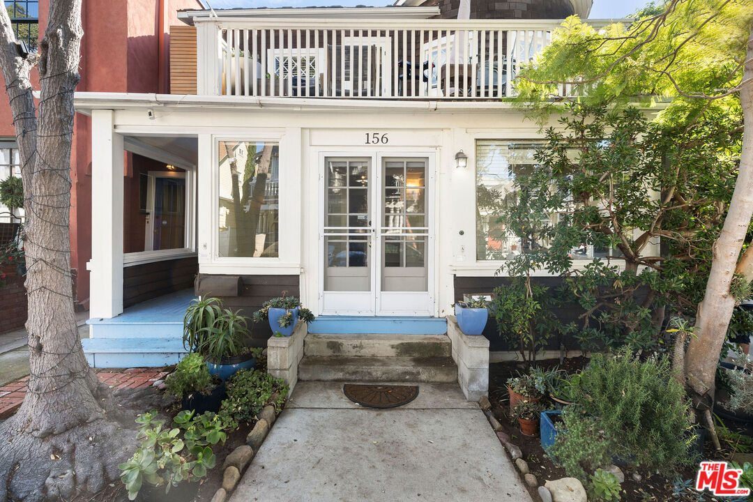 156 Wadsworth Ave