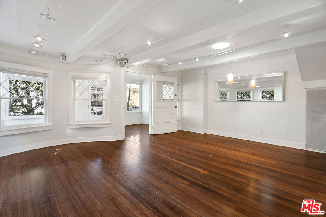 156 Wadsworth Ave