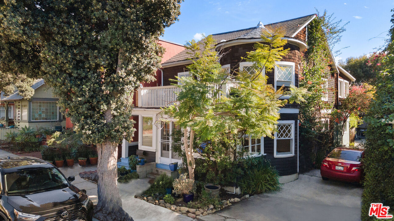 156 Wadsworth Ave