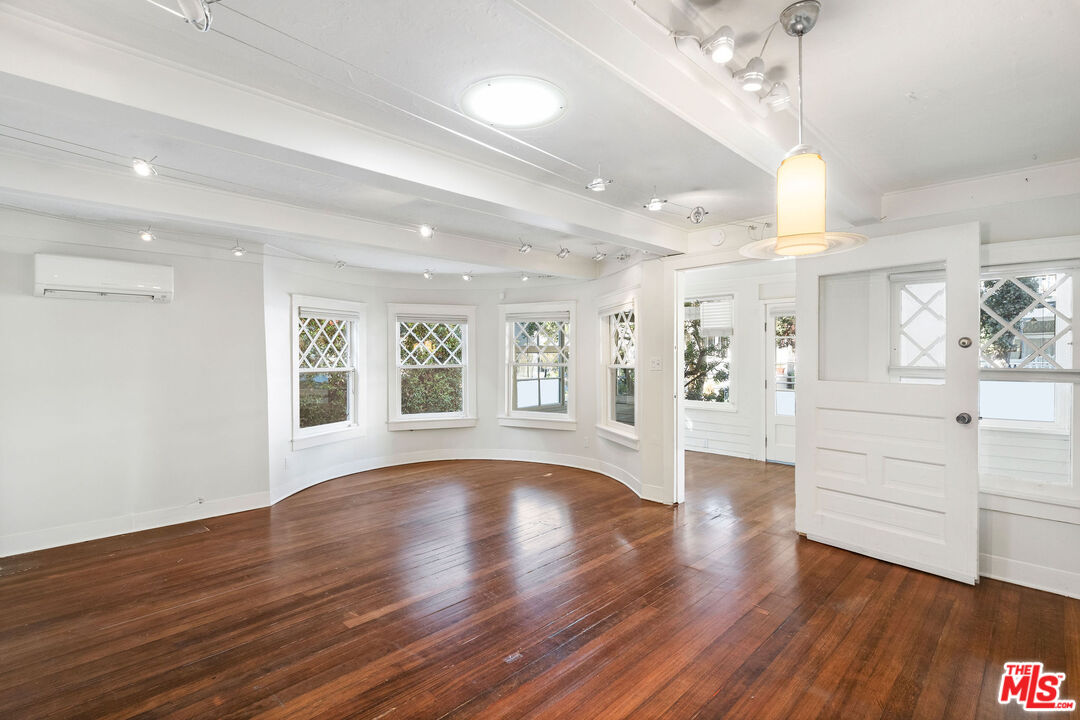 156 Wadsworth Ave
