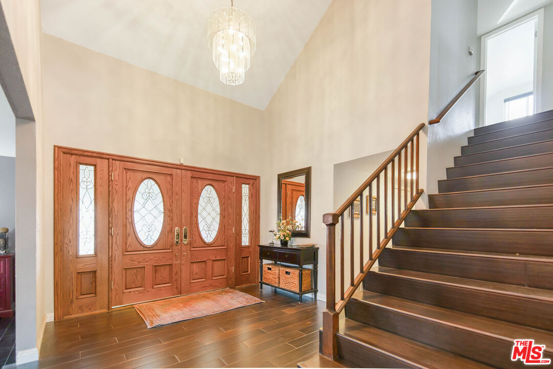 3933 Nieto Pl