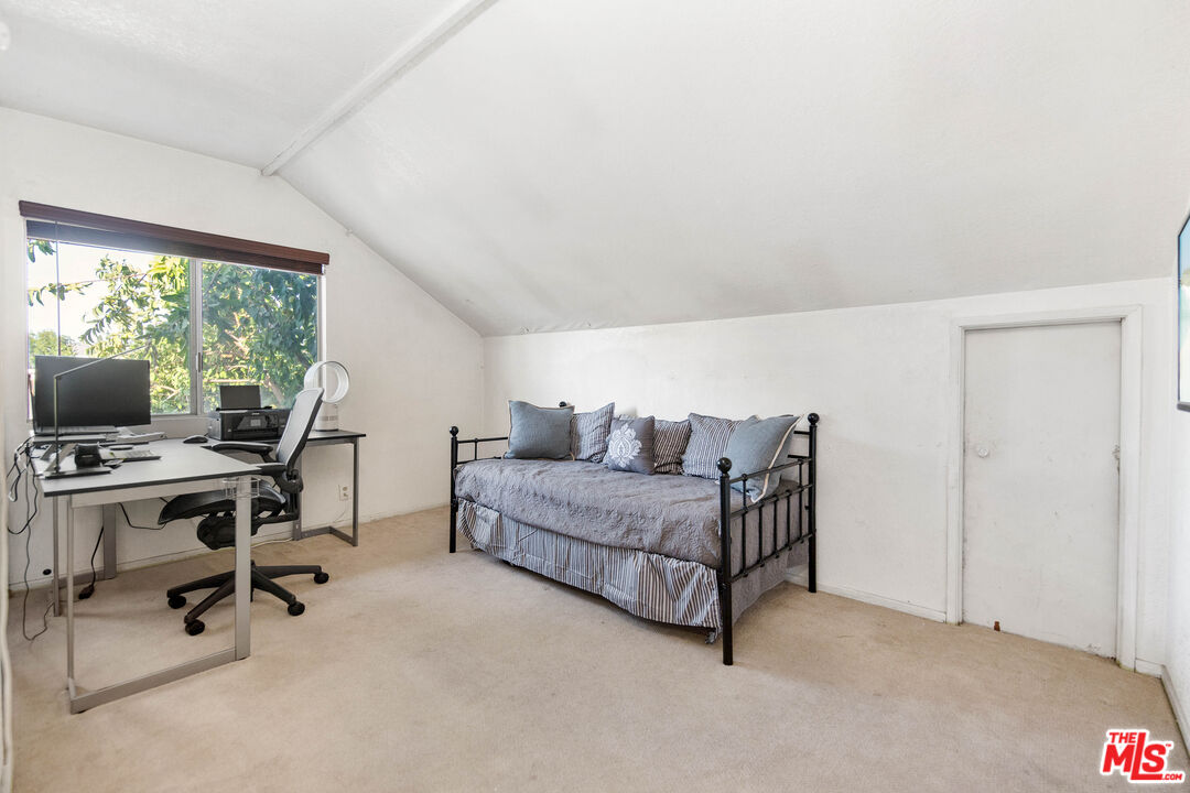3933 Nieto Pl