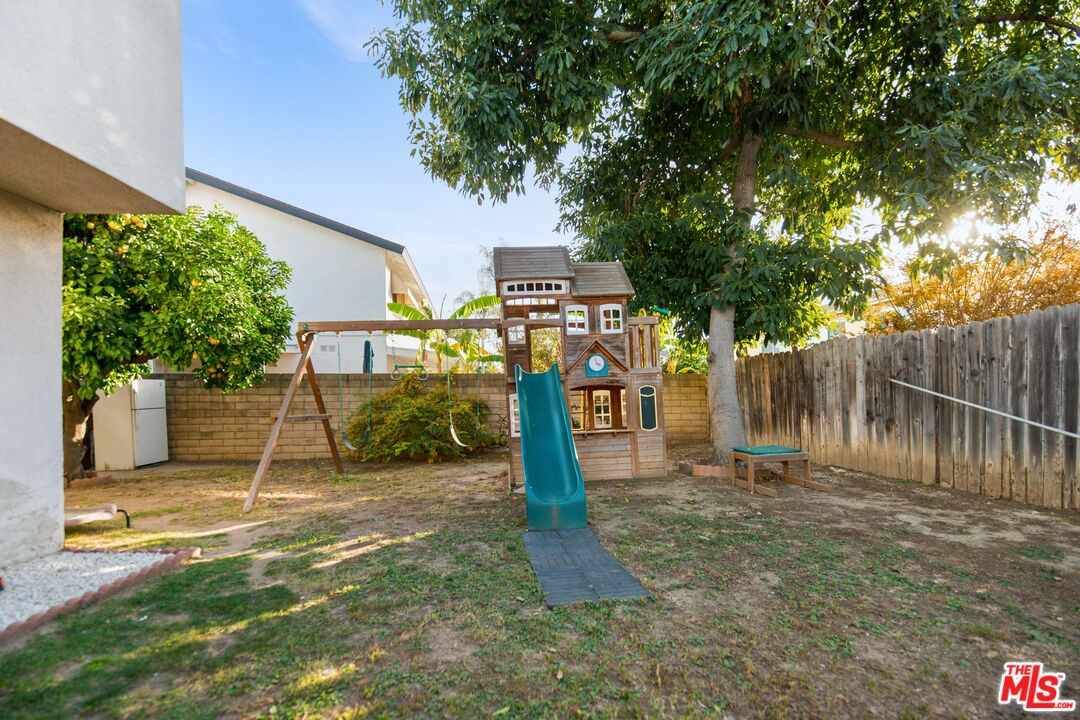3933 Nieto Pl