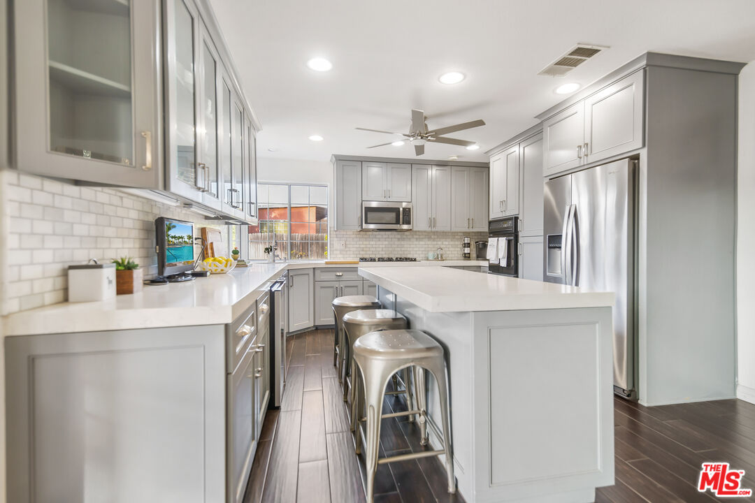 3933 Nieto Pl