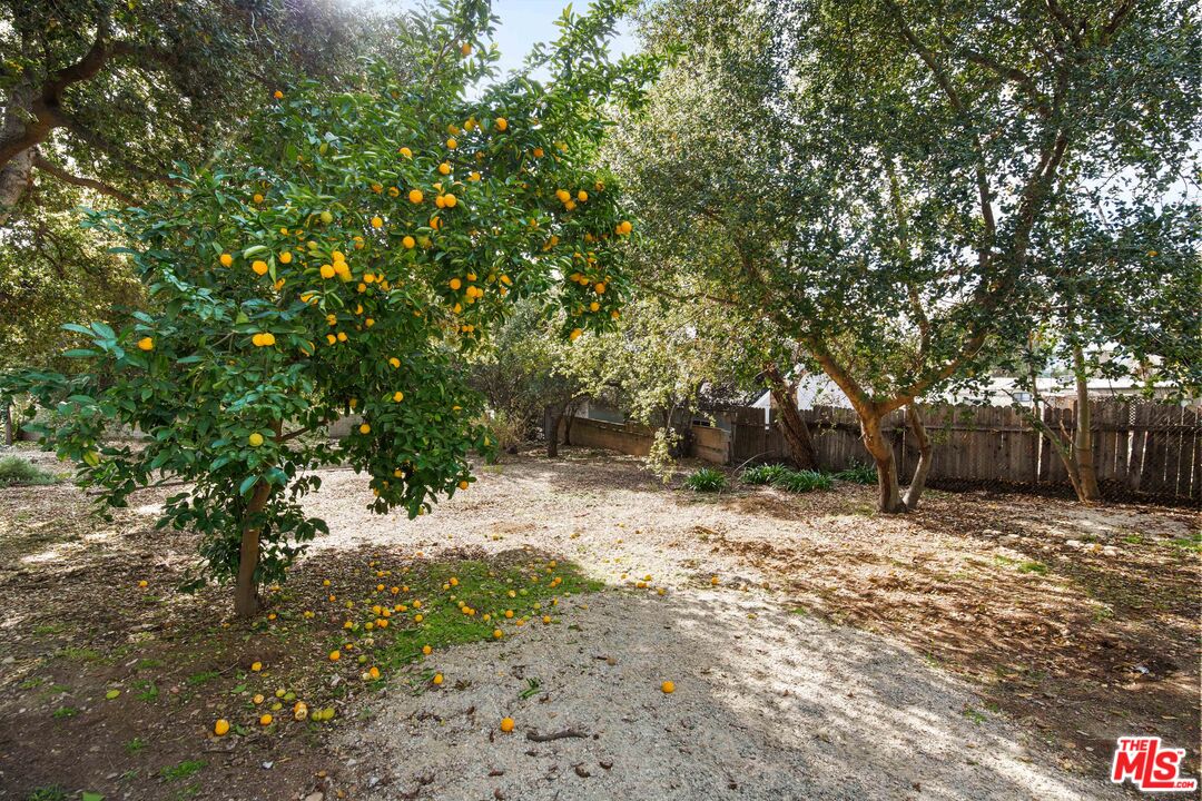 104 W Loma Alta Dr