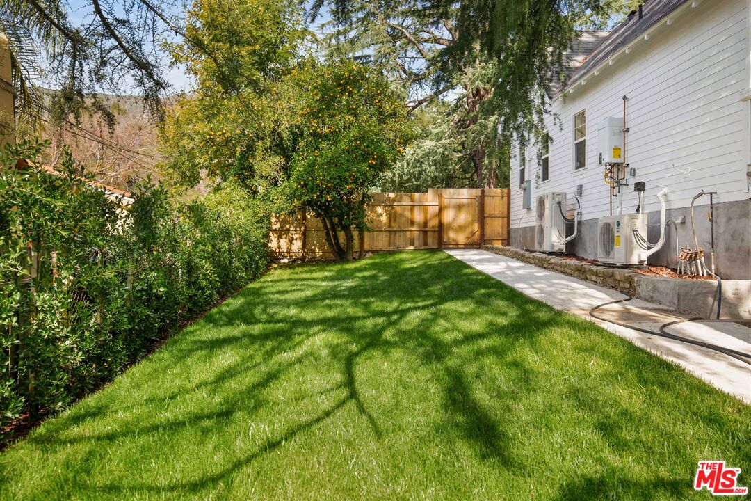 104 W Loma Alta Dr