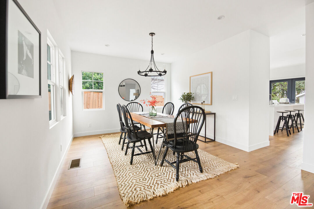 104 W Loma Alta Dr