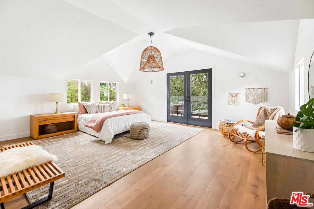 104 W Loma Alta Dr