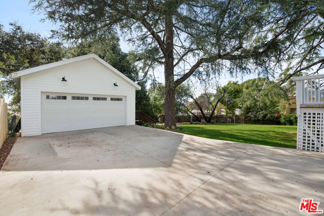104 W Loma Alta Dr