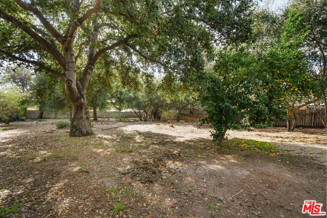 104 W Loma Alta Dr