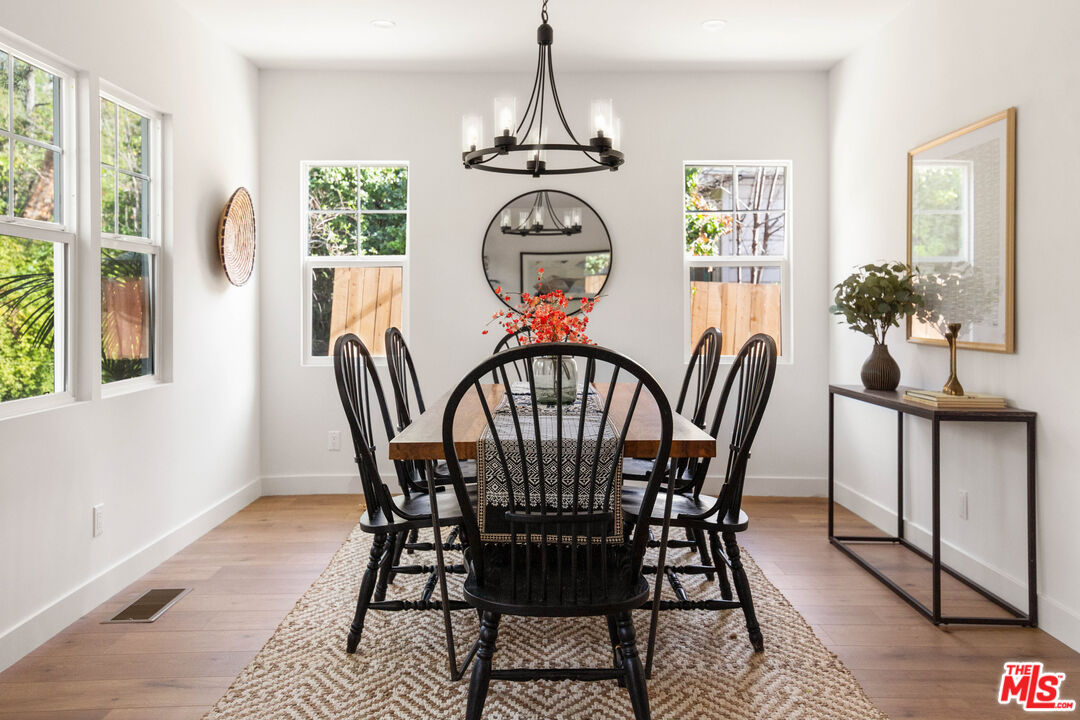 104 W Loma Alta Dr