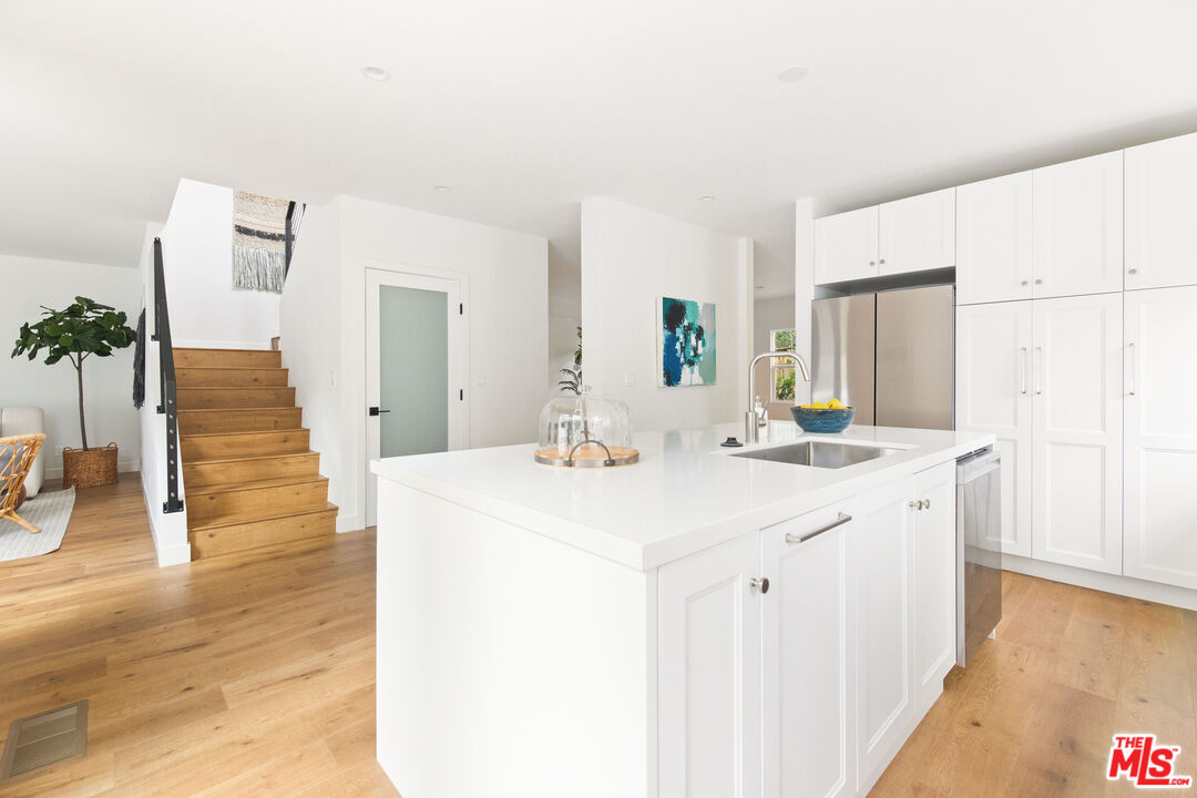 104 W Loma Alta Dr