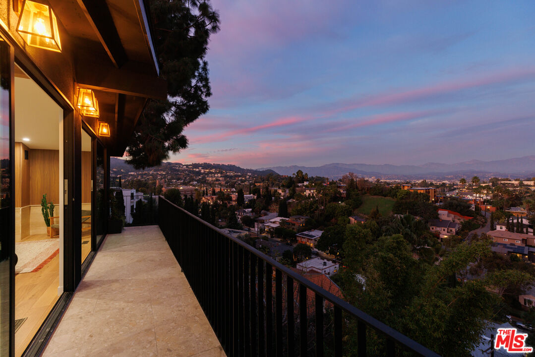 2380 Lyric Ave