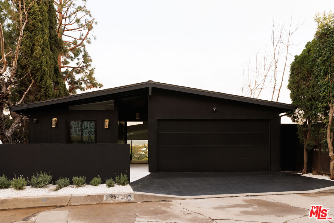 2380 Lyric Ave