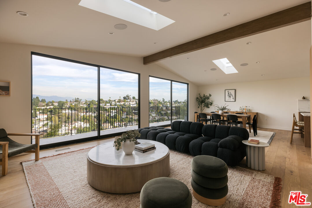 2380 Lyric Ave