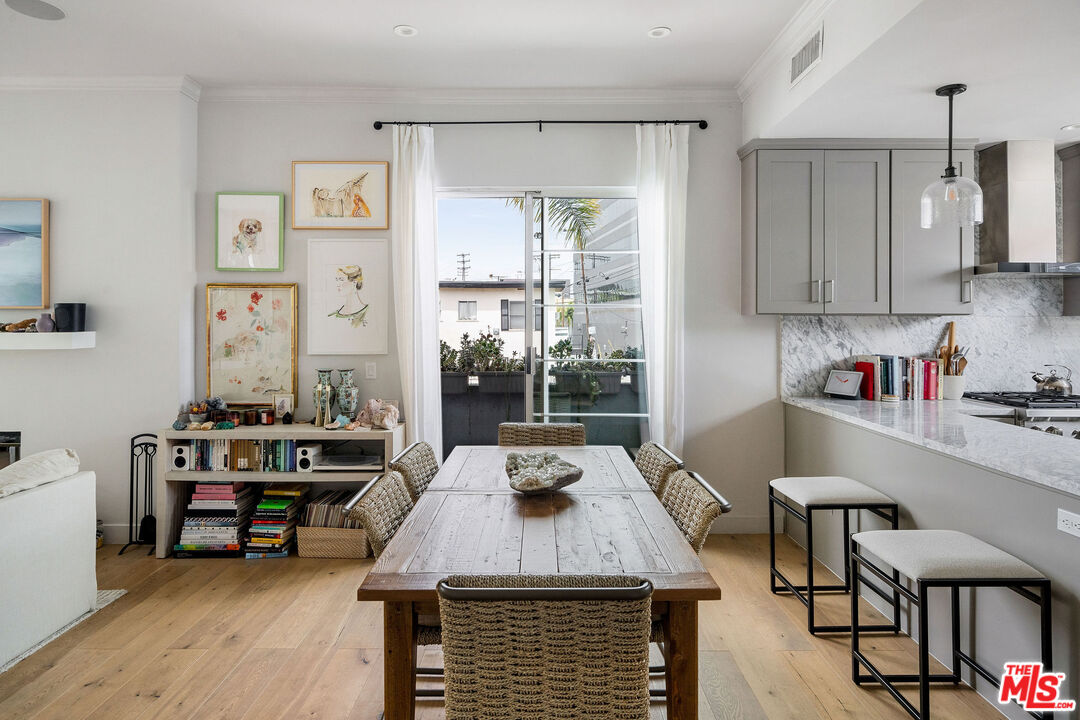 7912 Blackburn Ave Unit: 11