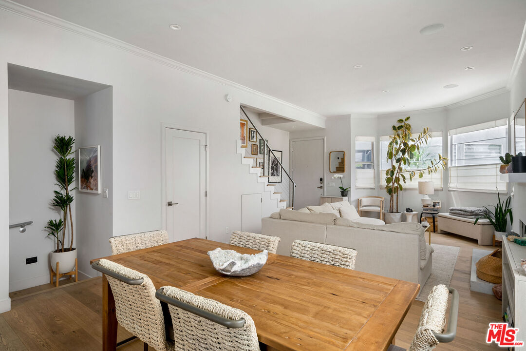 7912 Blackburn Ave Unit: 11