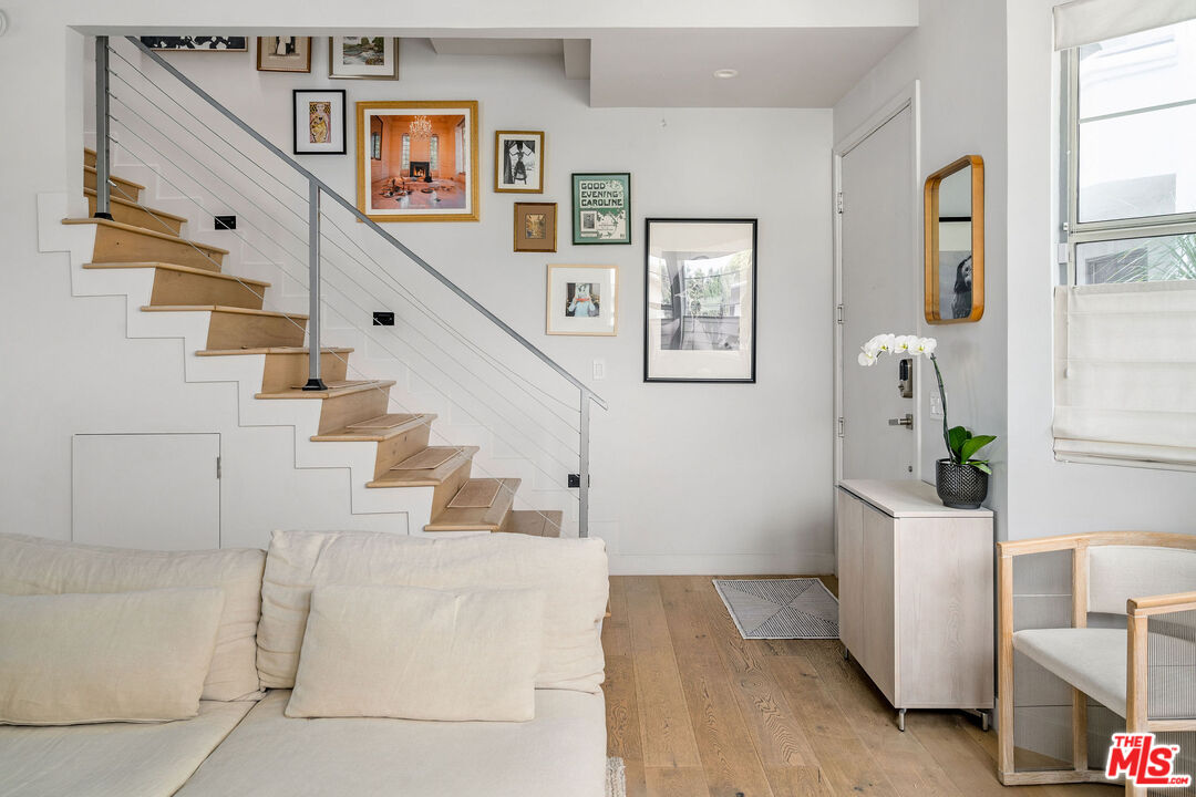 7912 Blackburn Ave Unit: 11